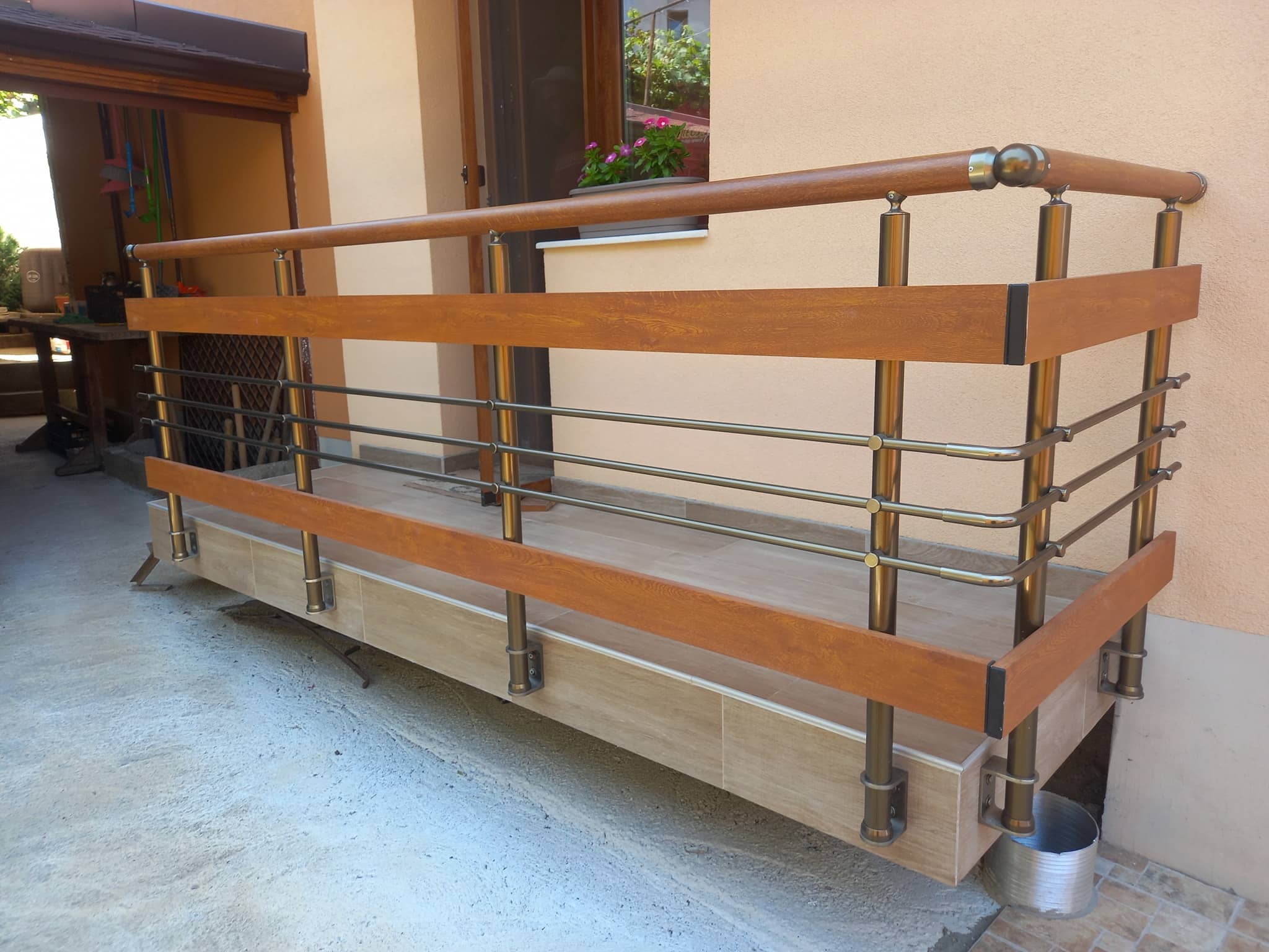 aluminiev parapet vila miks 14