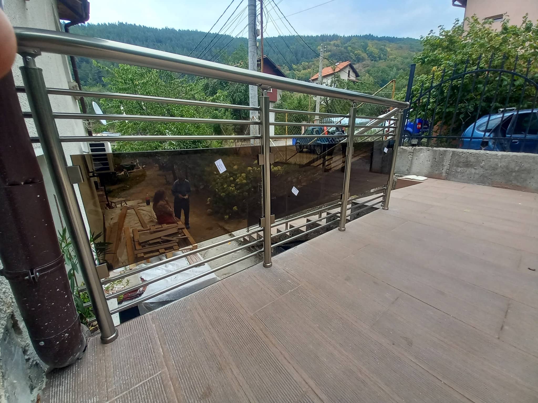 aluminievi parapeti sus stuklo 14