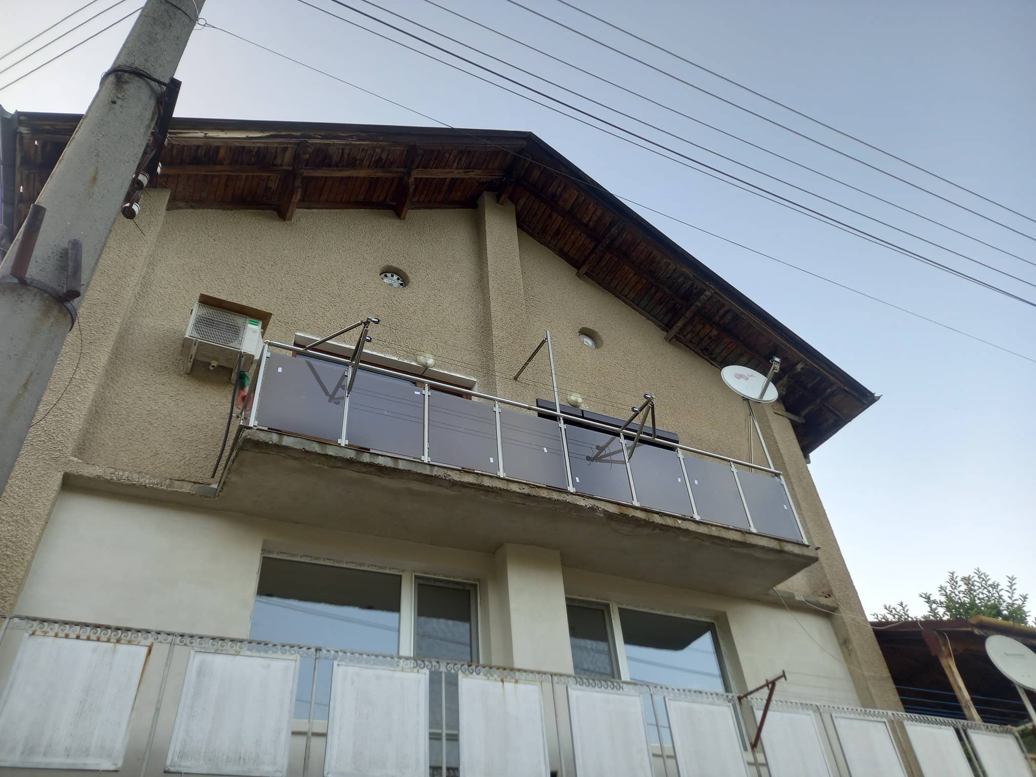 aluminievi parapeti sus stuklo 21