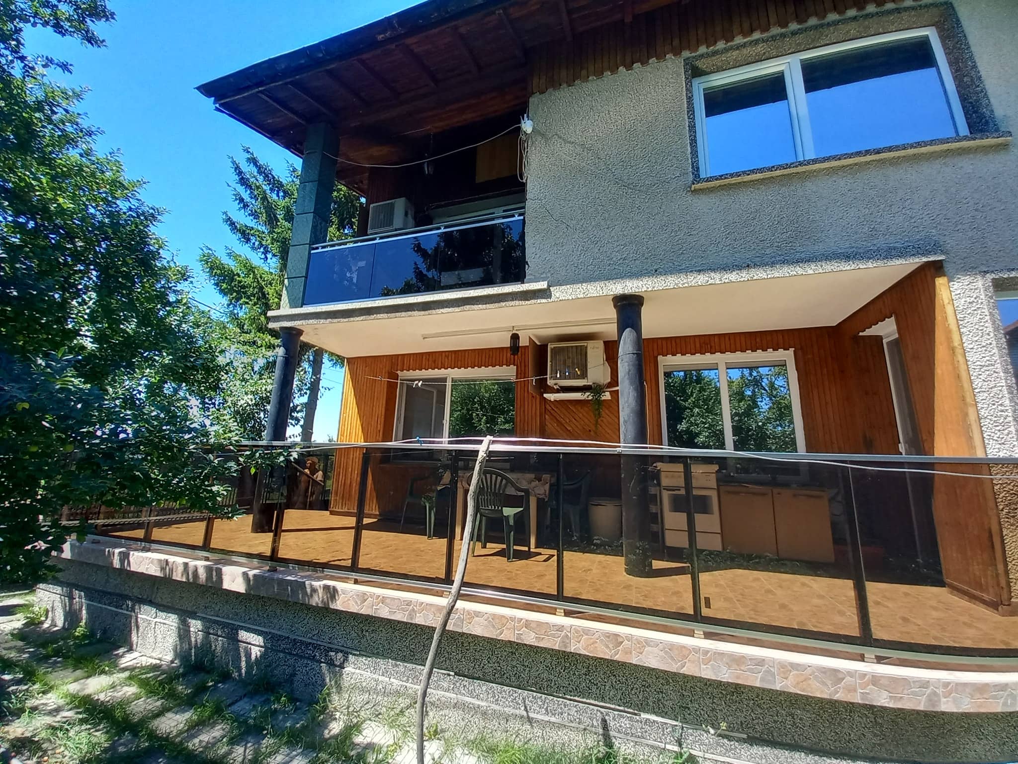 aluminievi parapeti sus stuklo 31