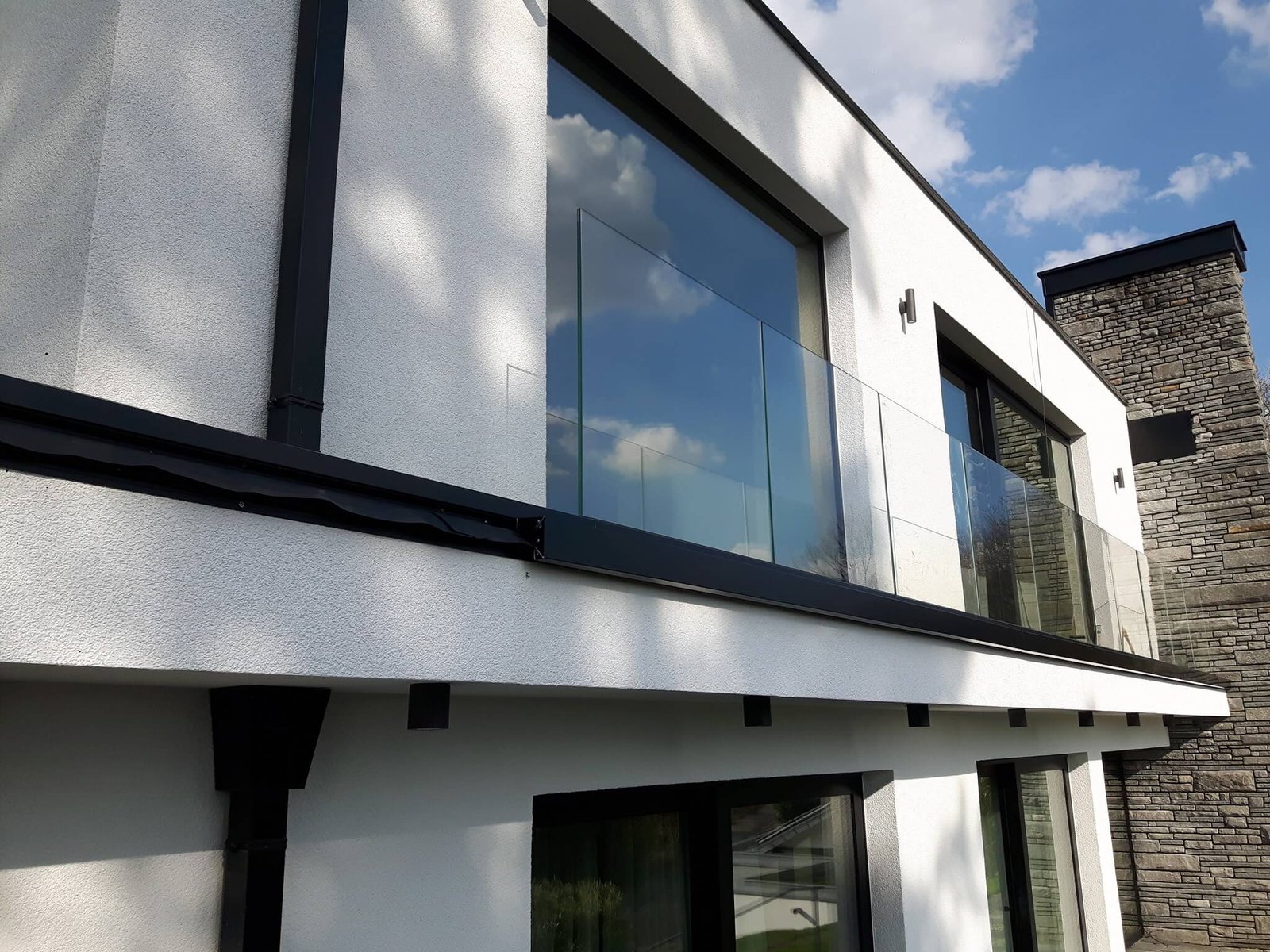 stukleni samonoseshti parapeti 11