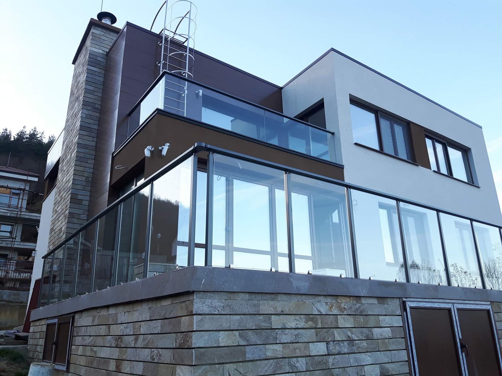 stukleni samonoseshti parapeti 14