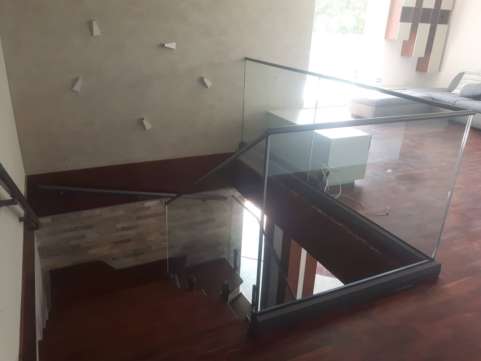 stukleni samonoseshti parapeti 2