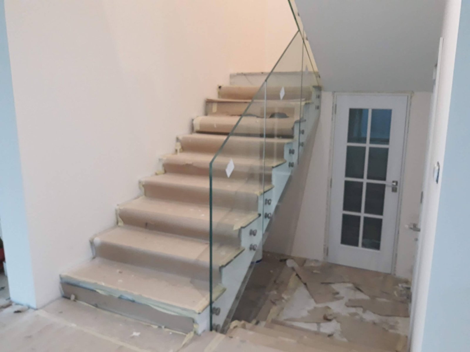 stukleni samonoseshti parapeti 21