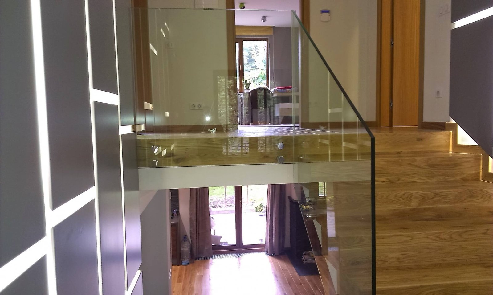 stukleni samonoseshti parapeti 7