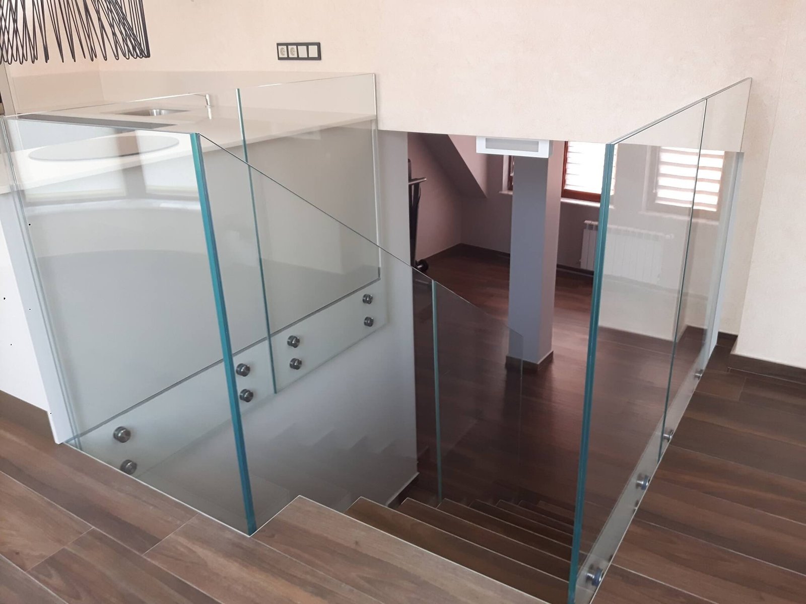 stukleni samonoseshti parapeti 8