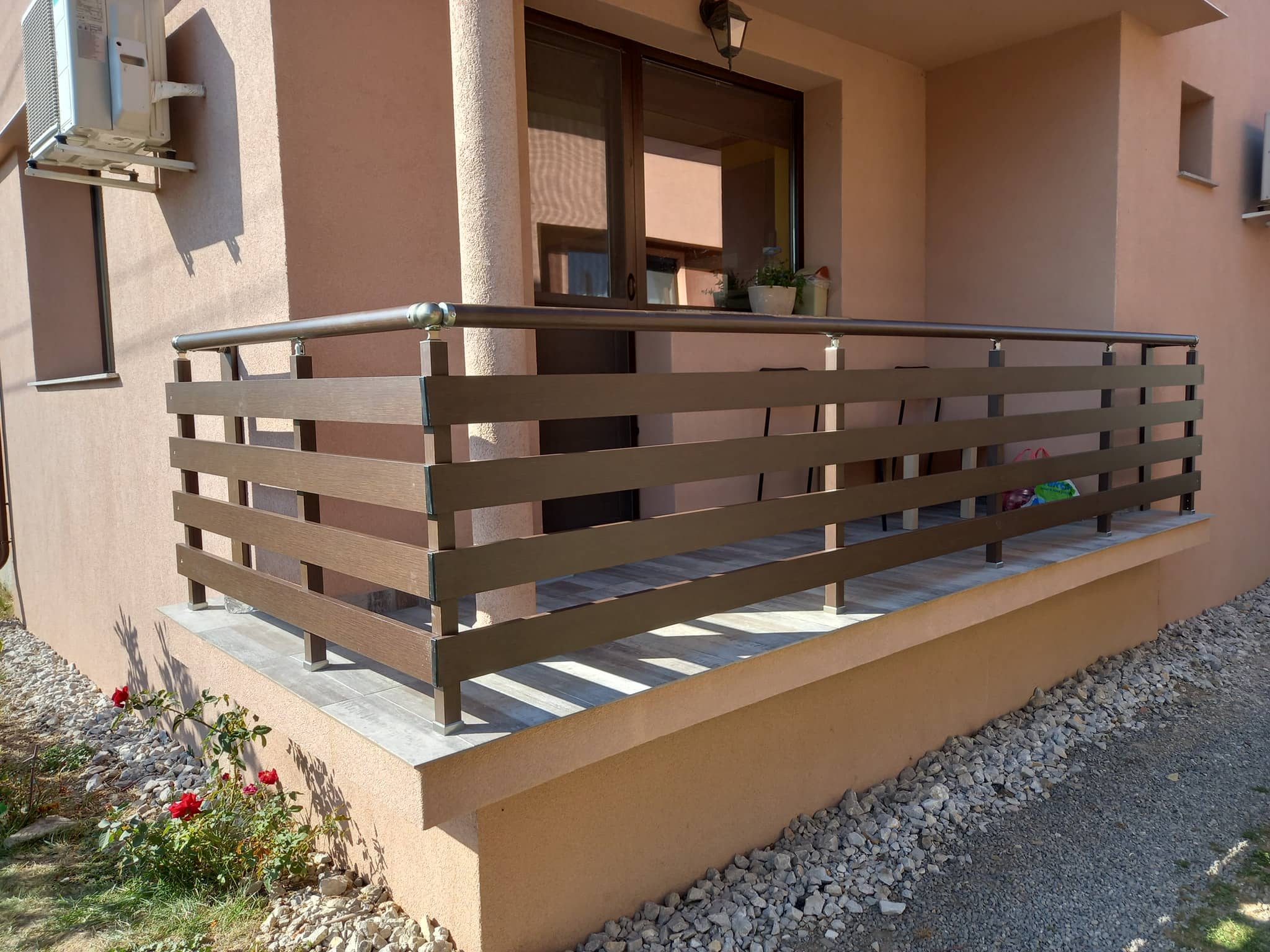 aluminiev parapet vila 26