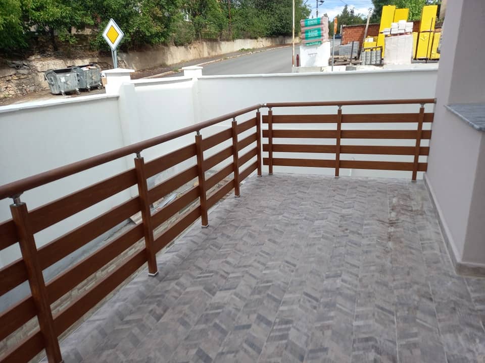 aluminiev parapet vila 27