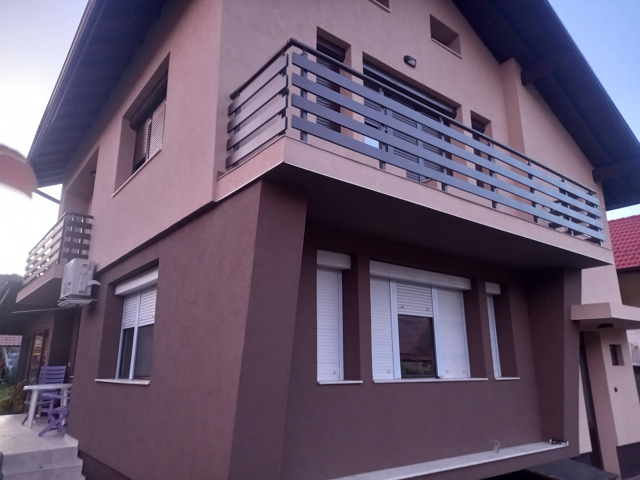 aluminiev parapet vila 3