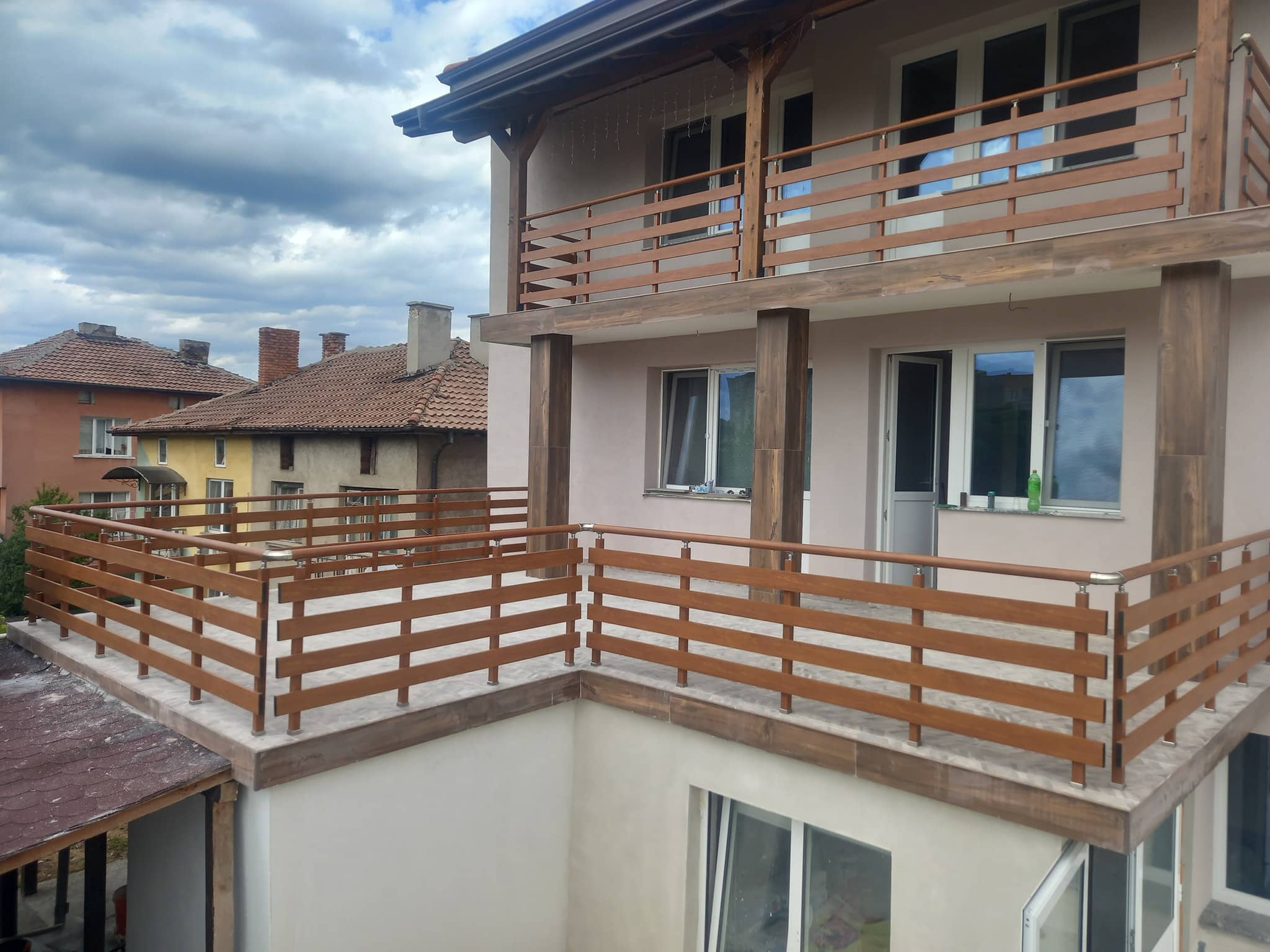 aluminiev parapet vila 32