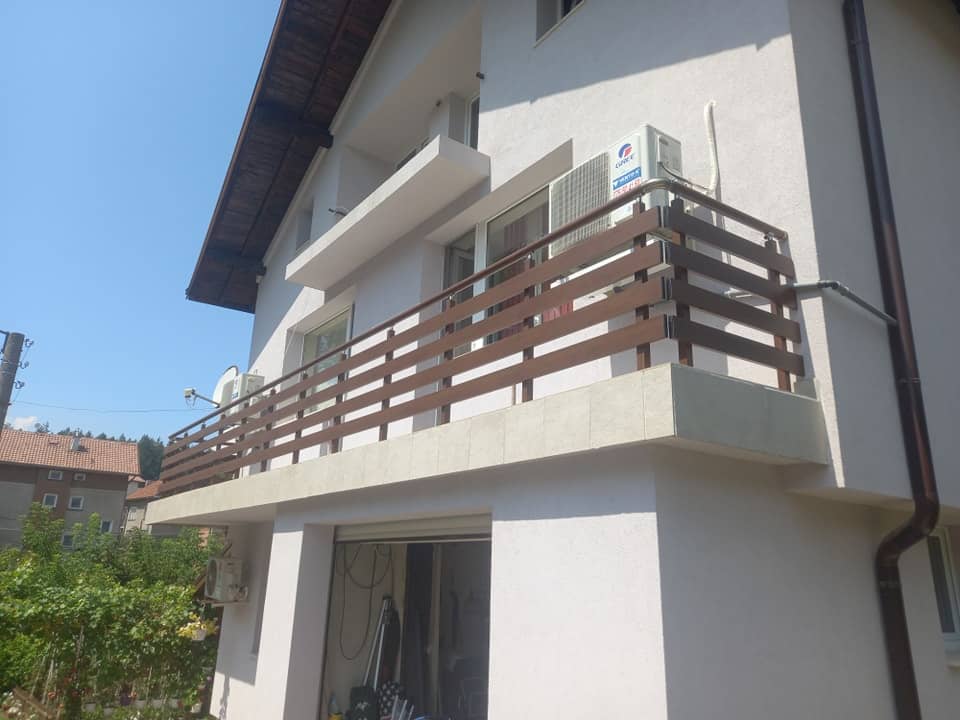 aluminiev parapet vila 33