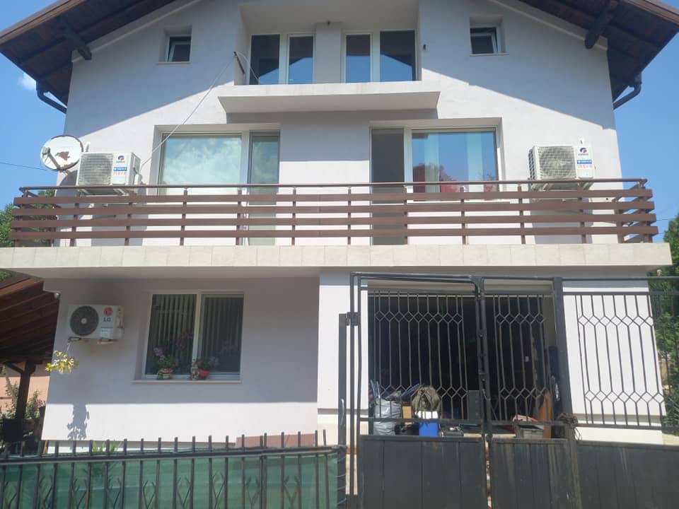 aluminiev parapet vila 34