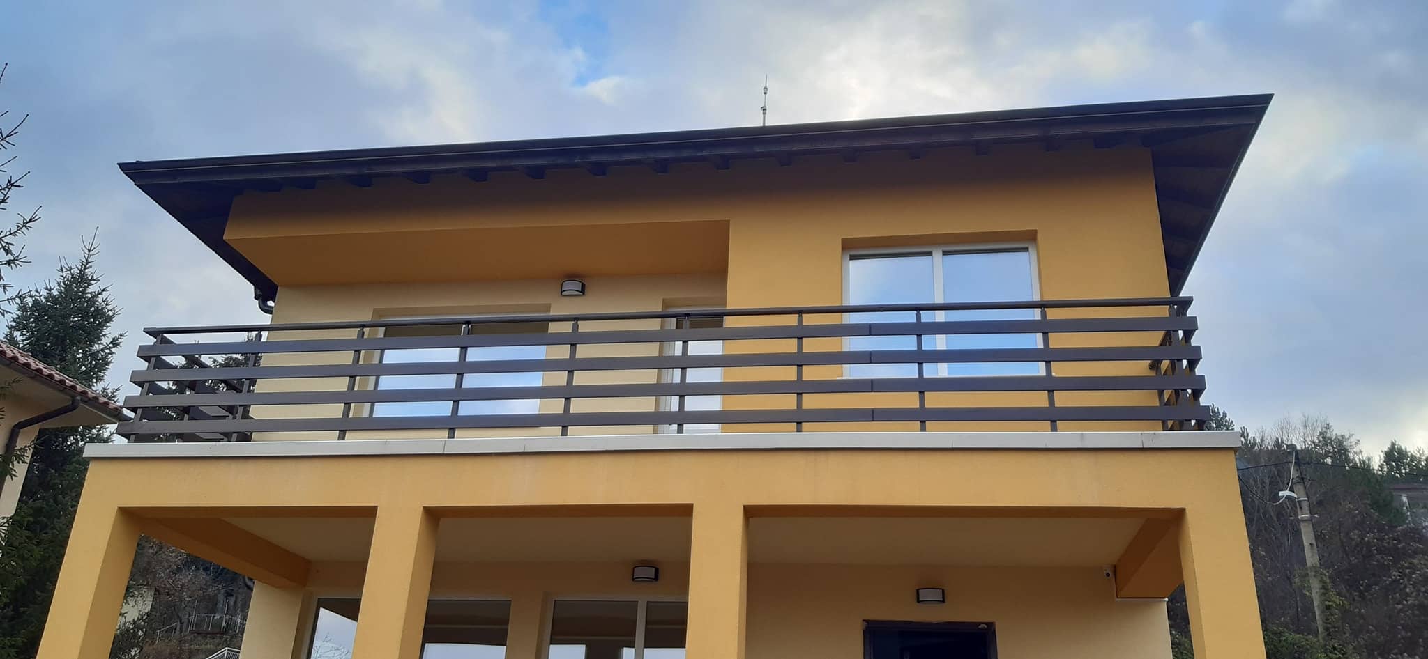 aluminiev parapet vila 42