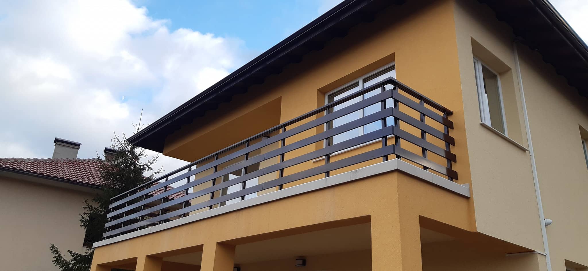 aluminiev parapet vila 43