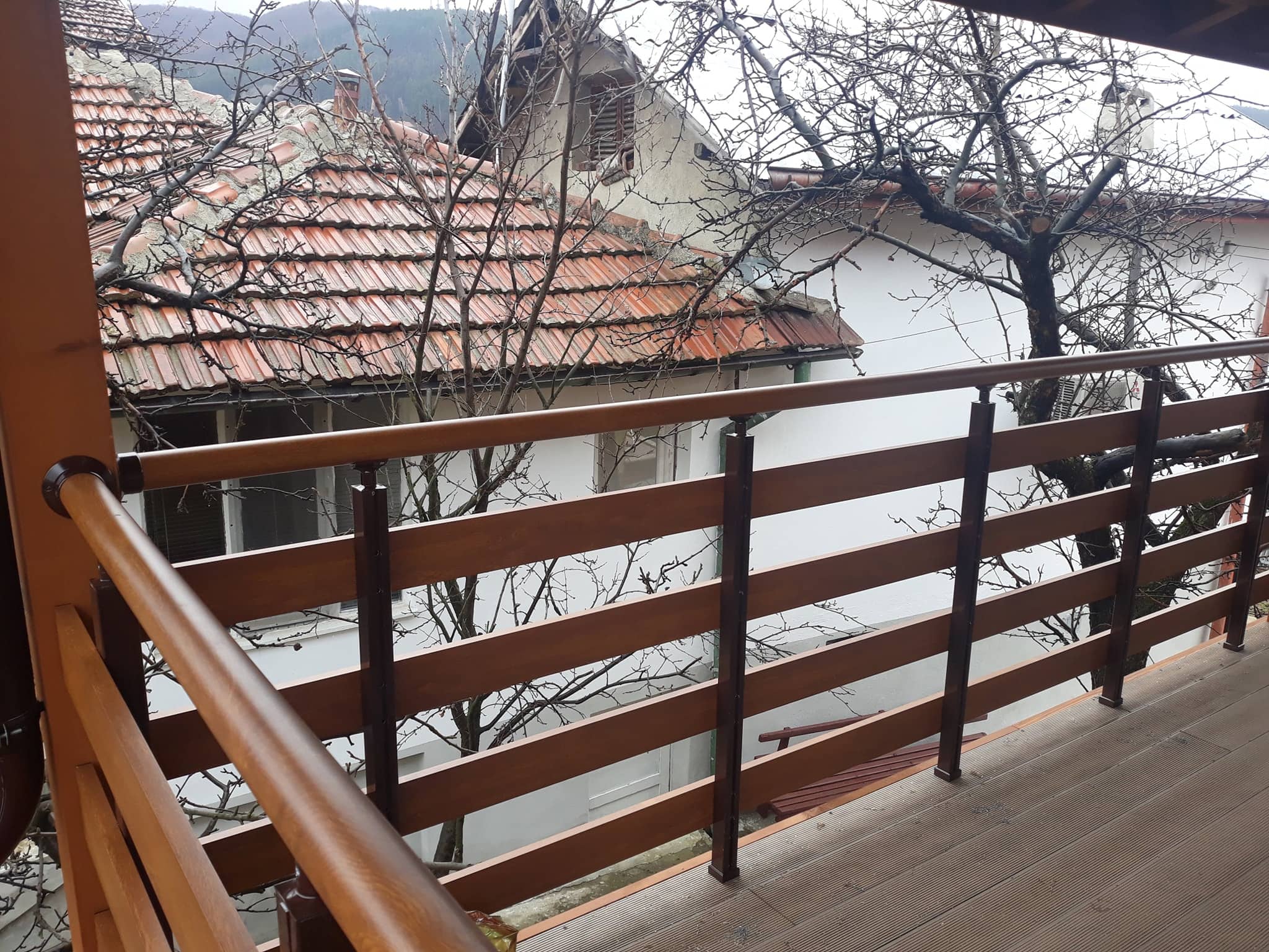 aluminiev parapet vila 48